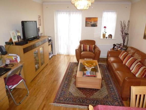 2 bedroom Terraced f...